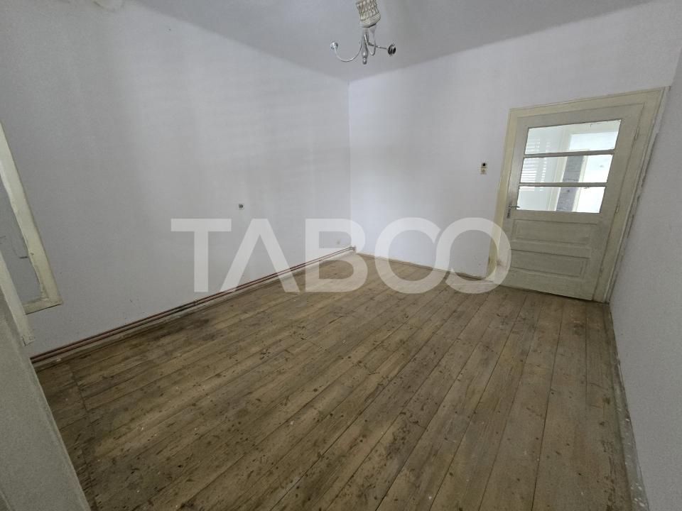 Casa de vanzare cu teren 412 mp pivnita garaj in Terezian Sibiu – fotografia 22 din 34