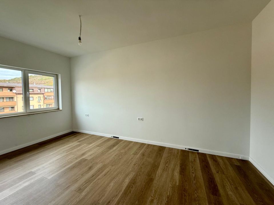 De vânzare apartament nou, finisat 3 camere, 74 mp. - Comuna Baciu – fotografia 4 din 13