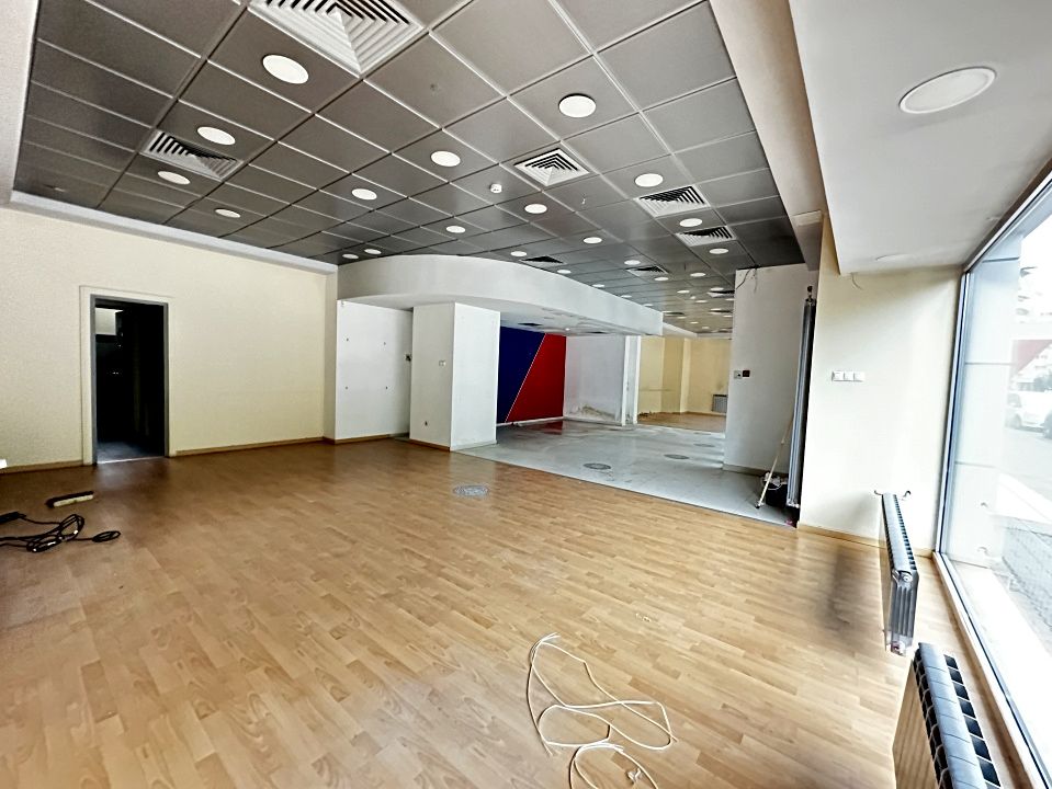 INCHIRIERE Spațiu comercial 173 mp. Vitrina Mare la Bulevard CETATE Alba Iulia – fotografia 13 din 34