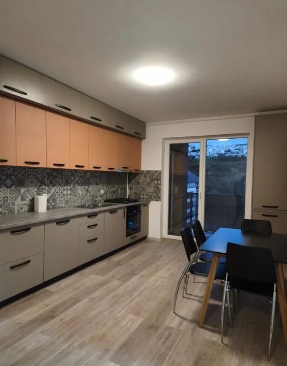 Apartament 2 camere | 50 mp + balcon | Zona BMW – fotografia 1 din 5