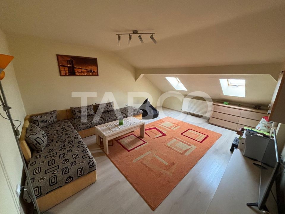 Apartament 3 camere decomandat de vanzare  langa Parcul Belvedere – fotografia 3 din 10