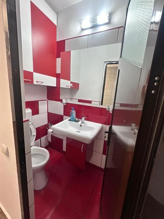 Apartament de inchiriat 3 camere zona Ultracentrala – fotografia 7 din 8