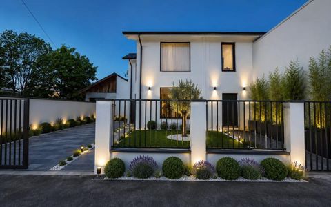 Casa 5 camere | Bucureștii Noi | Metrou | 2 locuri de parcare | Curte |