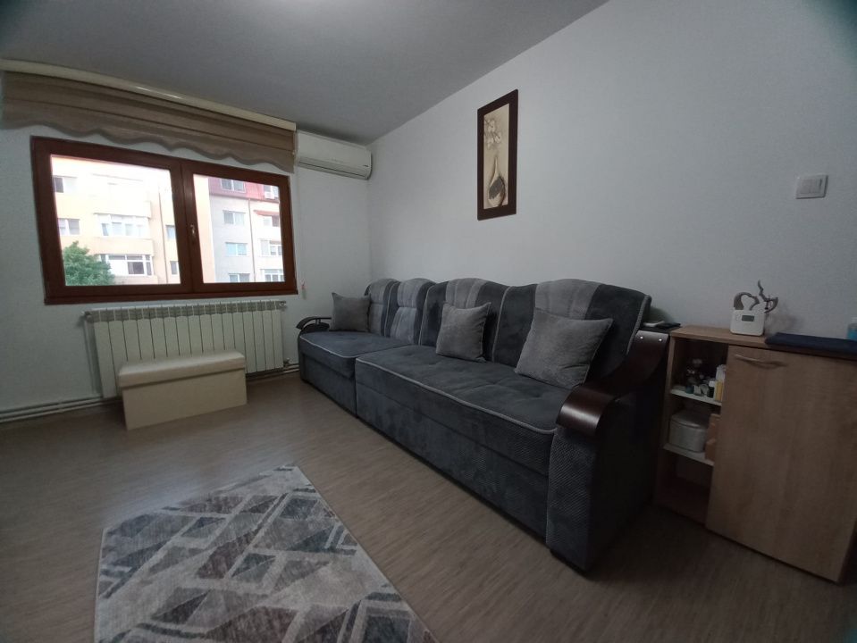 APARTAMENT 3 CAMERE , ETAJUL 2  – ZONA EDEN – fotografia 3 din 13