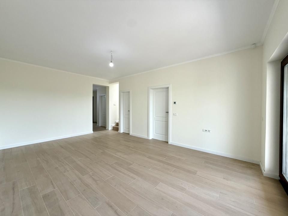 Duplex spatios, 5 camere, 132 mp utili, 300 mp teren - Dumbravita – fotografia 3 din 17