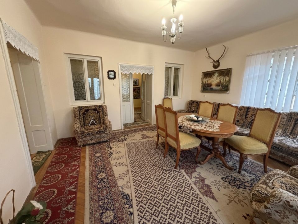 CASĂ DE VÂNZARE ÎN ȘARD, COMUNA IGHIU – TEREN 2.709 MP | 2 CASE | GARAJE | ANEXE – fotografia 9 din 23
