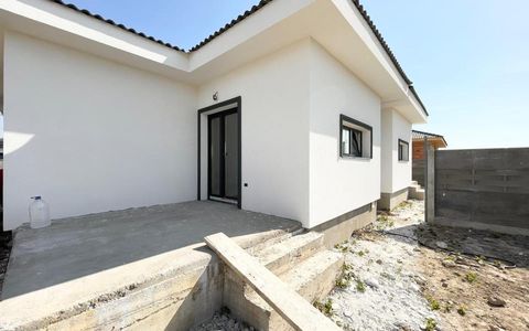 Duplex cu 4 camere, 101mp, despartit prin camera tehnica - Mosnita Noua