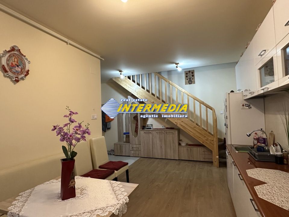 Apartament 2 camere Bloc Nou CENTRU Balcon Mansarda Boxa 12 mp Parcare Mobilat – fotografia 3 din 19