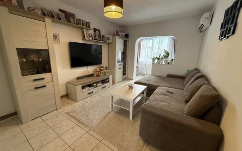 Apartament cu 3 camere, decomandat - Lipovei