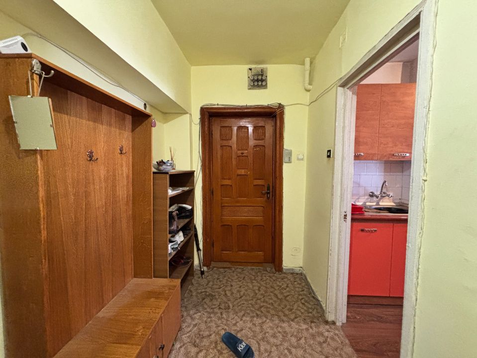 Apartament 3 camere, decomandat, 80 mp, Calea Bucuresti, zona McDonald's – fotografia 7 din 8