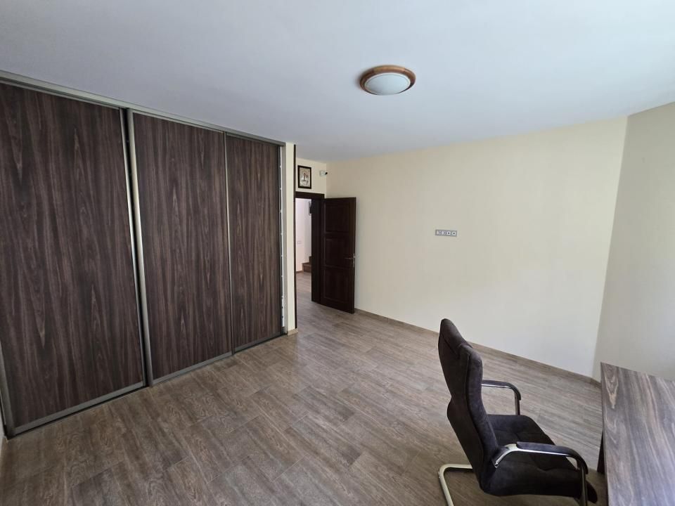 Casă individuală | 5 dormitoare | 230 mp | 700 mp teren | Tăuți Mănăstire – fotografia 9 din 28