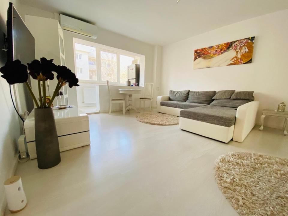 Garsoniera transformata in 2 camere -41mp-Etaj 2-An 1992-13 min. Metrou Dristor – fotografia 2 din 7