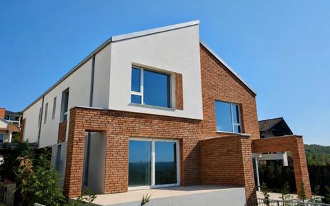 Casă tip duplex | 136mp utili | 325mp teren | garaj | cartier Voroneț