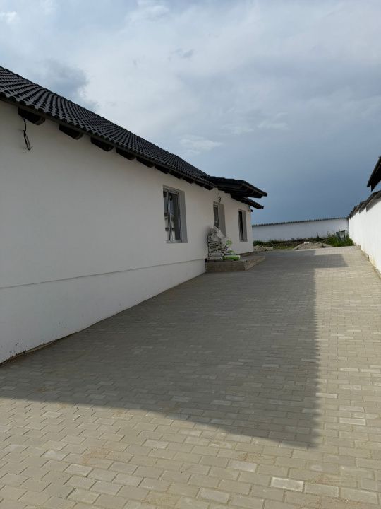 Casa individuala cu 4 camere 2 bai si terasa in Sura Mica – fotografia 12 din 15