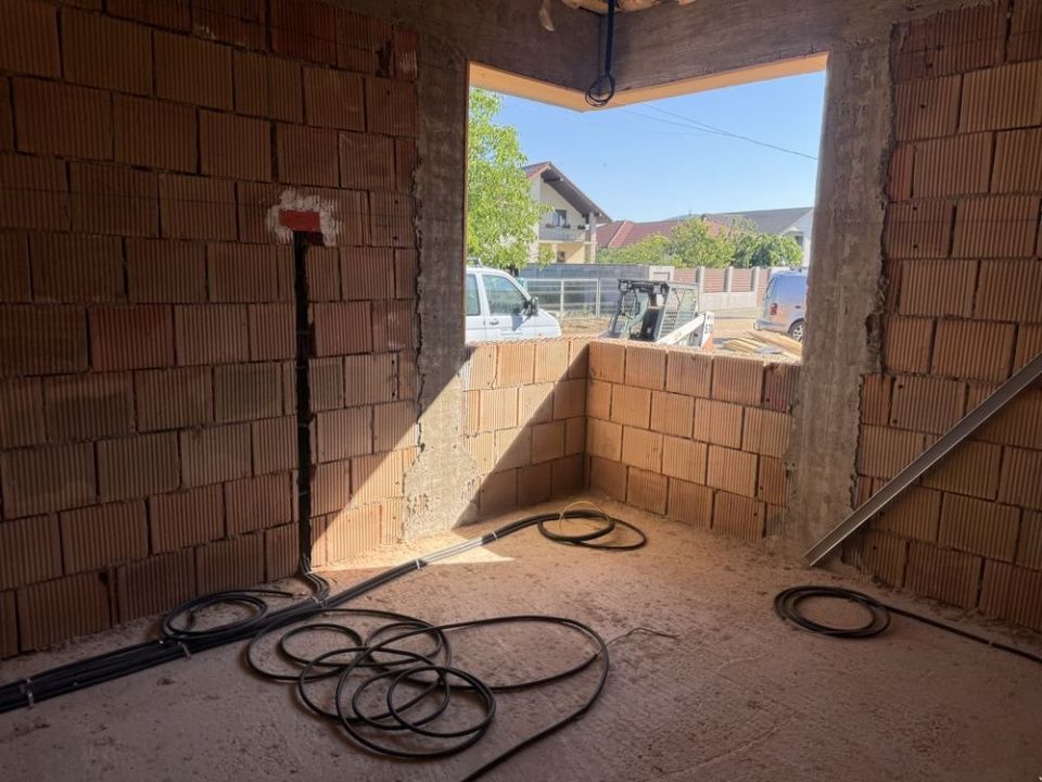CASA NOUA I 4 CAMERE I 105 MP I FINISATA LA CHEIE I ALBA IULIA I TEREN 340 MP I – fotografia 1 din 11