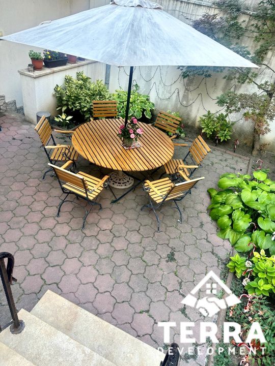 Casă în zona centrală| 2 camere + curte | Funcționalitate și accesibilitate – fotografia 1 din 8