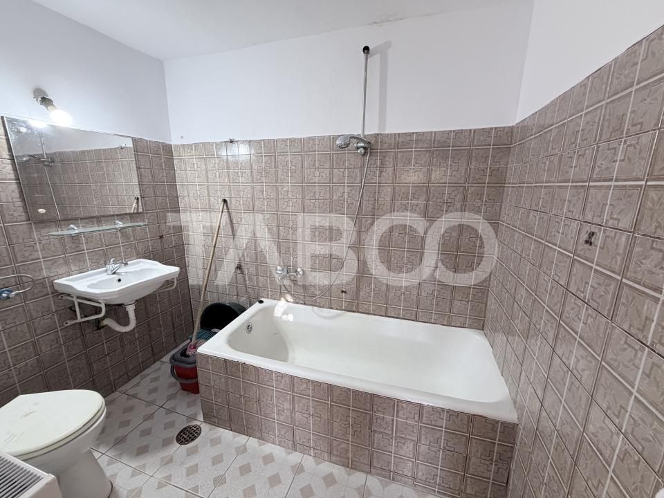 Casa individuala 500 mp teren cu acces auto in curte in Sura Mare – fotografia 8 din 12