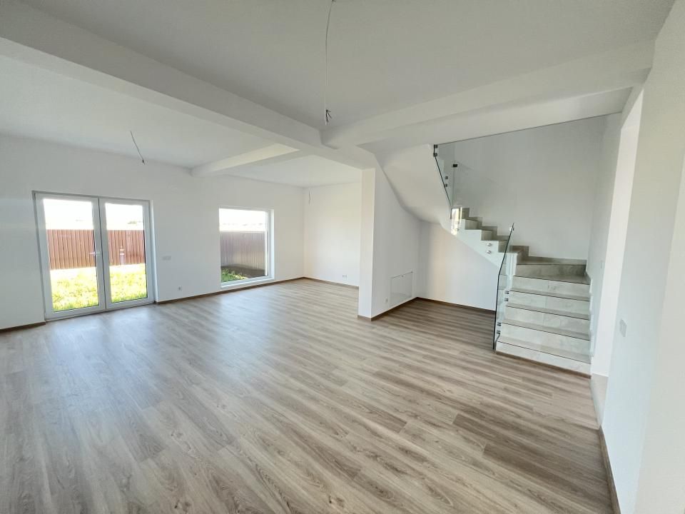 Casa-Duplex-4 camere-115mp-Curte-300mp-Utilitati-Sanpetru-Brasov – fotografia 1 din 19