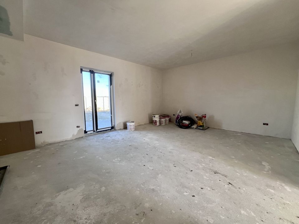 Duplex spatios, 5 camere, 102 mp utili, teren 285 mp - Ghiroda – fotografia 2 din 12