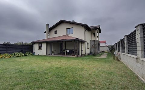 Casă P+1 mobilată, 3 dormitoare, panouri solare + baterii, 37 km de Militari