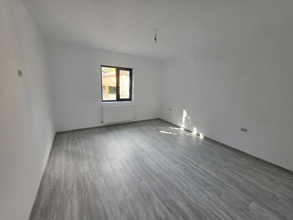 Exclusivitate! Casa la sol, 3 camere, posibilitate mansardare, Valu lui Traian! – fotografia 6 din 8