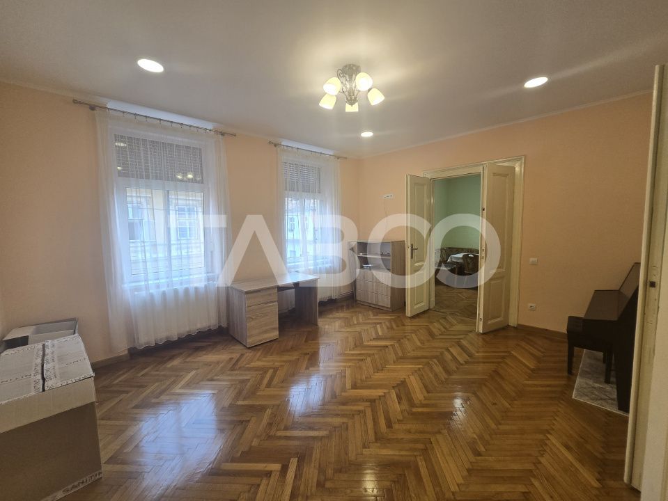 Spatiu pentru birouri 77mpu etaj 1 loc de parcare in Centrul Istoric – fotografia 1 din 13