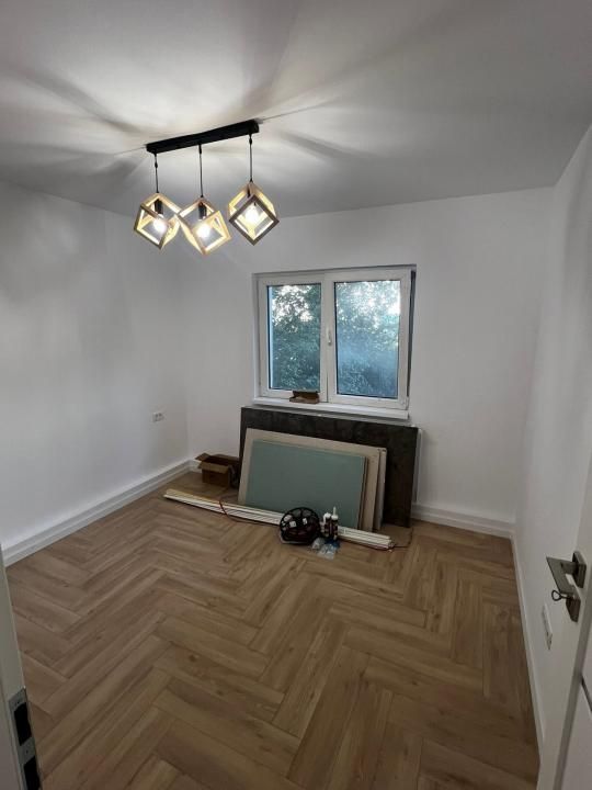 Apartament 3 camere de vanzare Aleea Retezat Manastur – fotografia 3 din 5