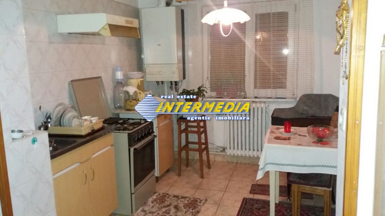 Apartament 2 camere decomandat  Alba Iulia – fotografia 2 din 5