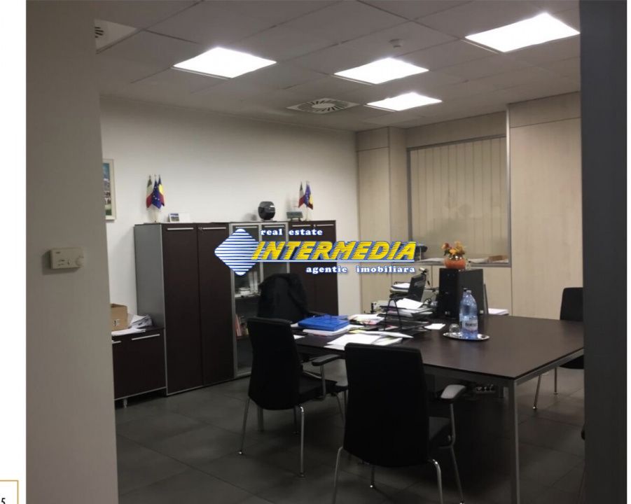 Spatiu Birouri 900 mp Cabinete Clinici Banci Shouroom-uri Alba Iulia Centru – fotografia 2 din 3