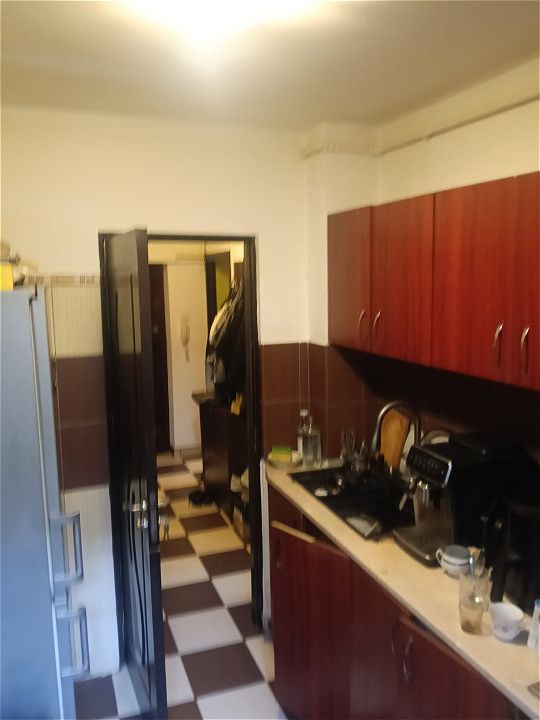 Apartament 3 camere -12 minute de mers  pana la metrou Costin Giorgian – fotografia 8 din 11