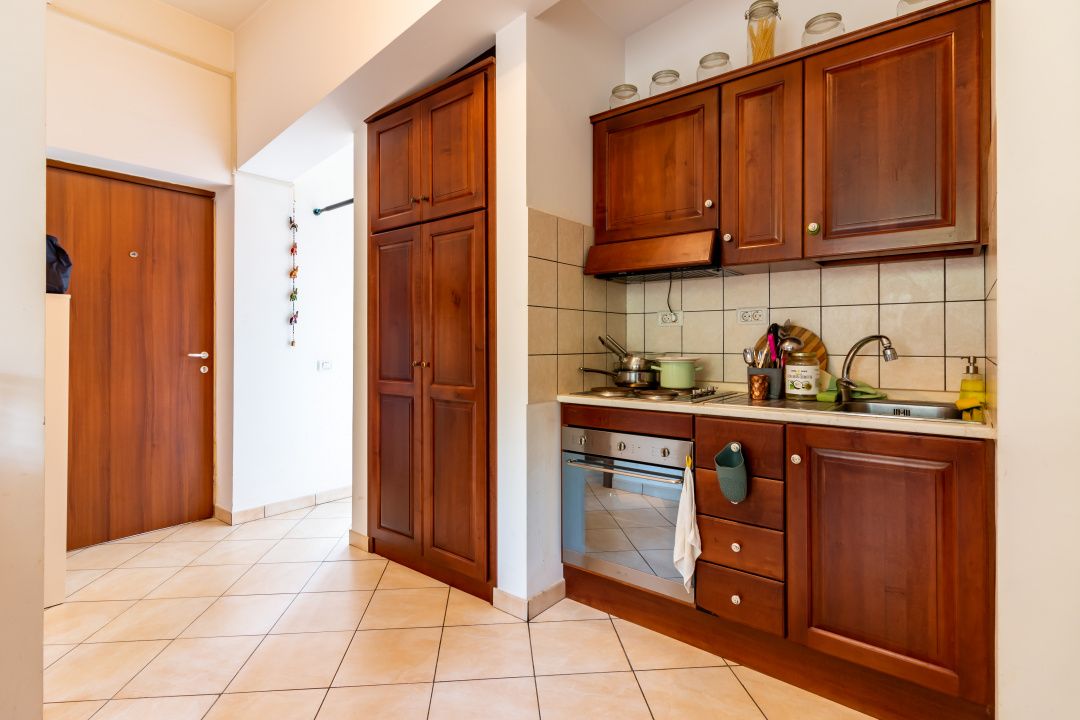 Com0%| Cladire multifunctionala Unirii– Hotel Piri | 9 studiouri independente – fotografia 14 din 49