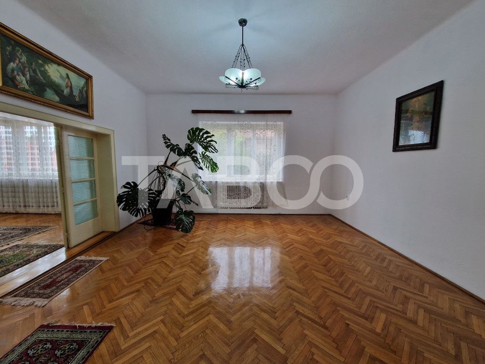 Apartament central 4 camere spatiu comercial garaj si pivnita Sibiu – fotografia 15 din 16