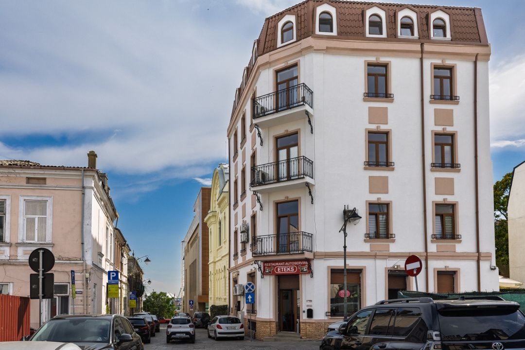 Apartament cu 4 camere în centrul istoric  CONSTANTEI cu vedere la MARE – fotografia 33 din 35