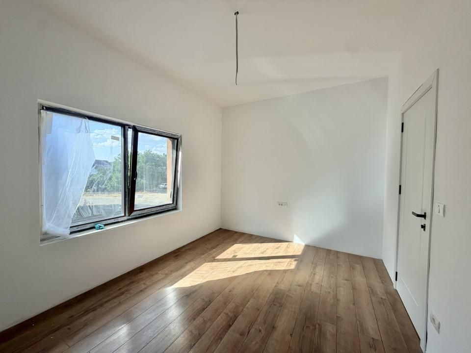 Duplex 4 camere+ spatiu comercial, 120 utili, 260 teren in Giroc – fotografia 5 din 19