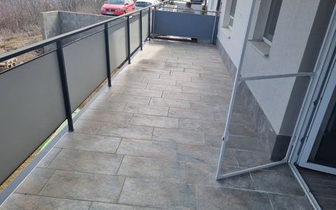 Apartament 3 camere, terasa 25mp, zona Vivo, Razoare