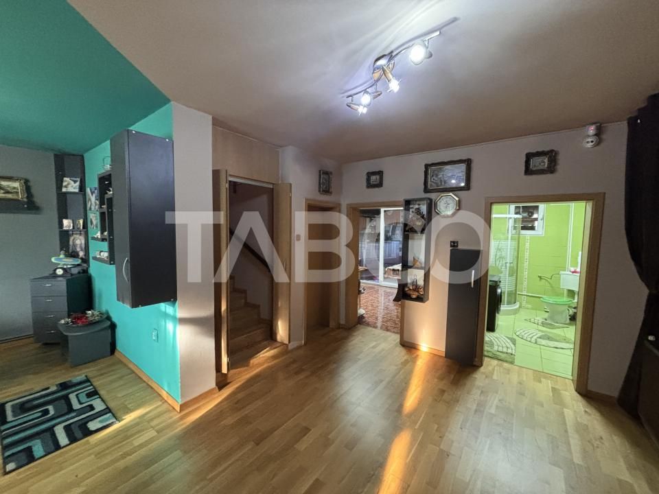 Casa individuala de vanzare cu 5 camere spatiu comercial 3 bai Sibiu – fotografia 4 din 23