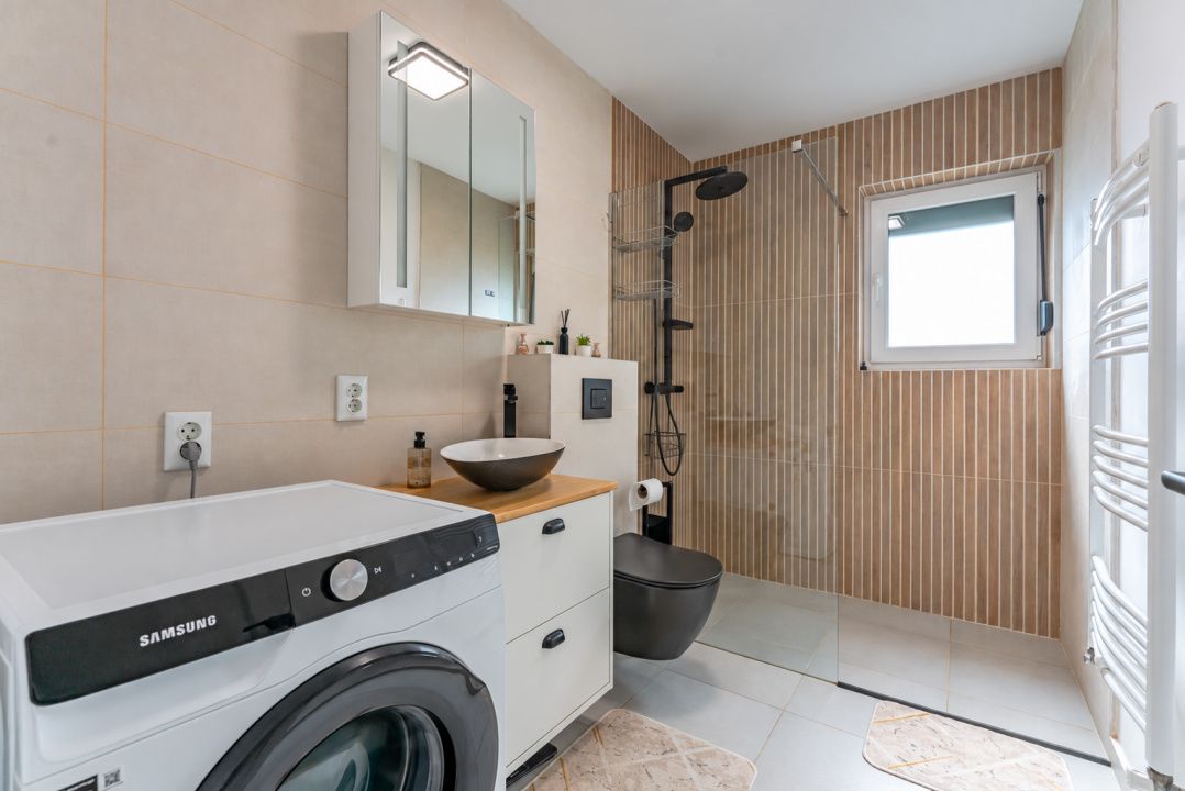 Casa in Harman, cu 4 dormitoare, terasa generoasa si teren de 652 mp – fotografia 9 din 39