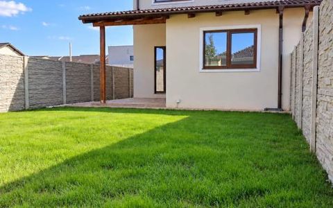 Duplex, 95mp Utili, 250mp Teren, 4 camere, Constructie noua - Sacalaz