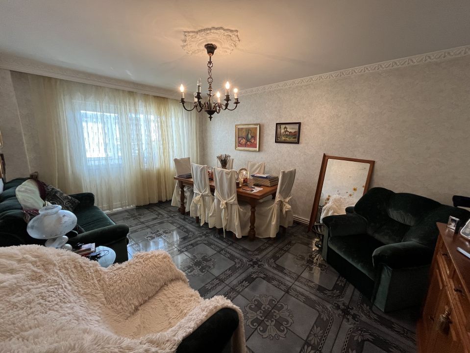 Fasleza nord, str Unirii, apartament cu 4 camere, decomandat, et 3/4! – fotografia 2 din 11