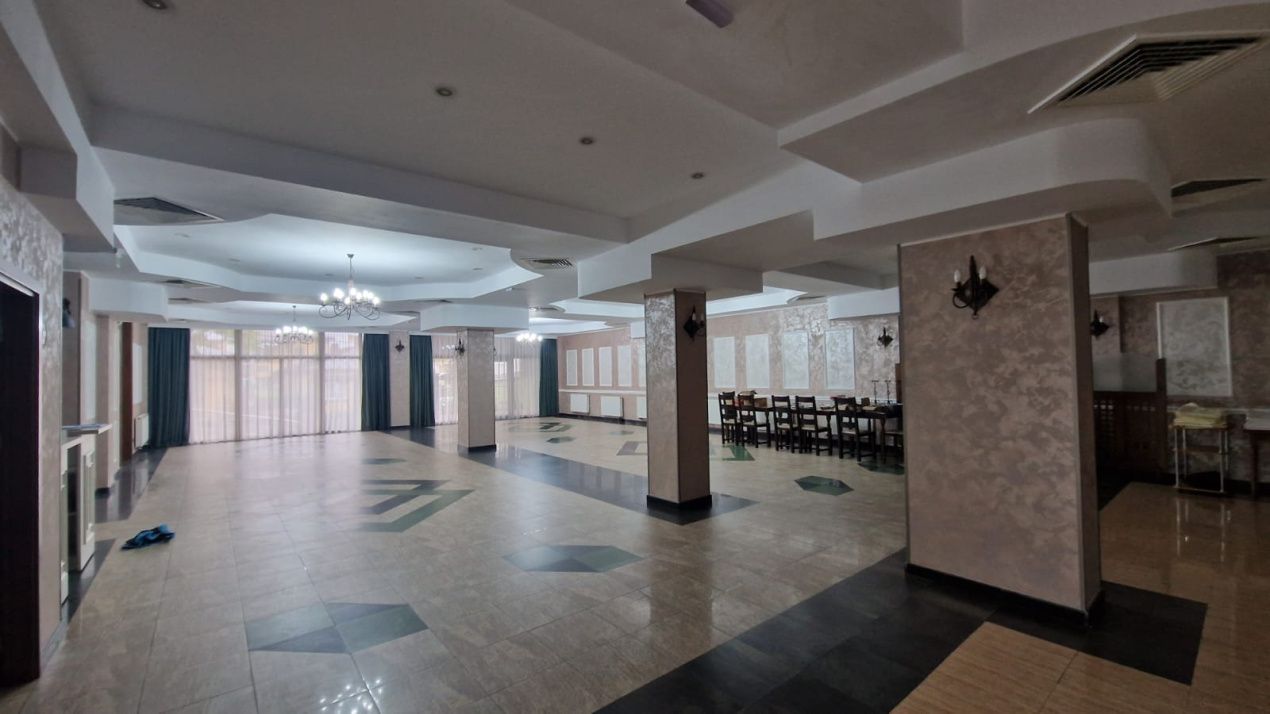 Spatiu comercial, 800mp, Rovine, zona Piata Centrala – fotografia 2 din 12