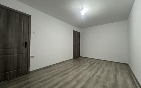 Garsoniera 22 mp, parter, renovata, bucatarie separata - Buziasului