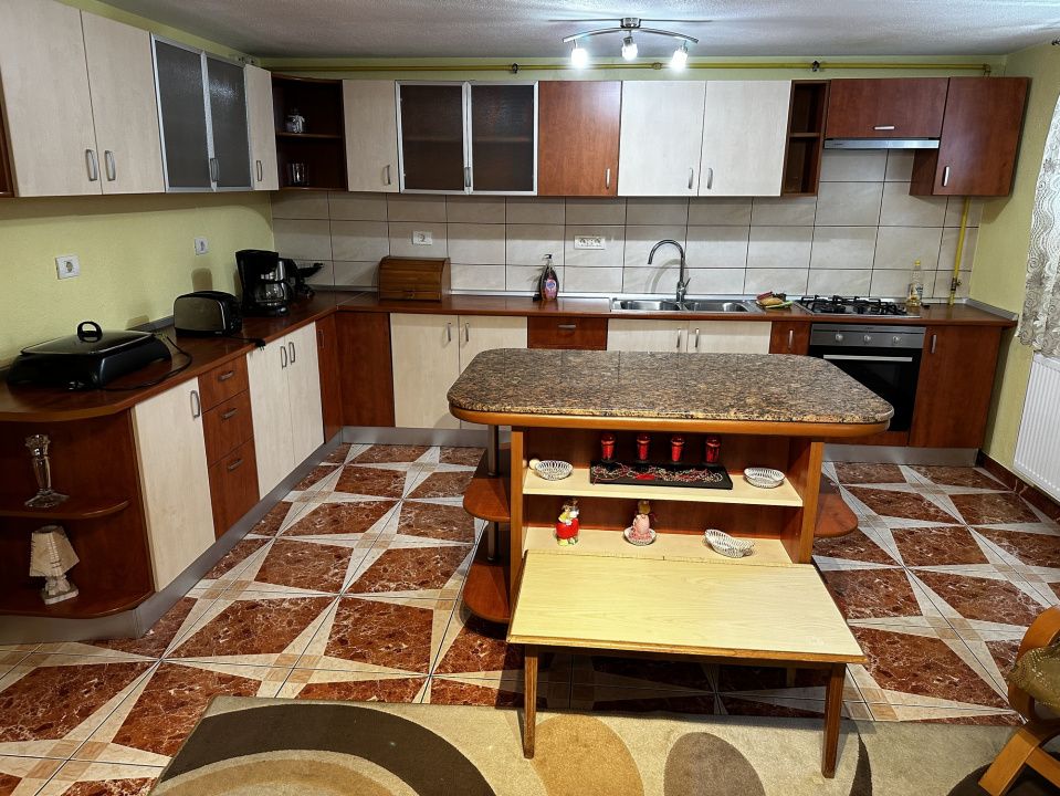 Casa D+P+M cu garaj teren 400 mp finisata utilata mobilata asfal CETATE Giro – fotografia 11 din 18