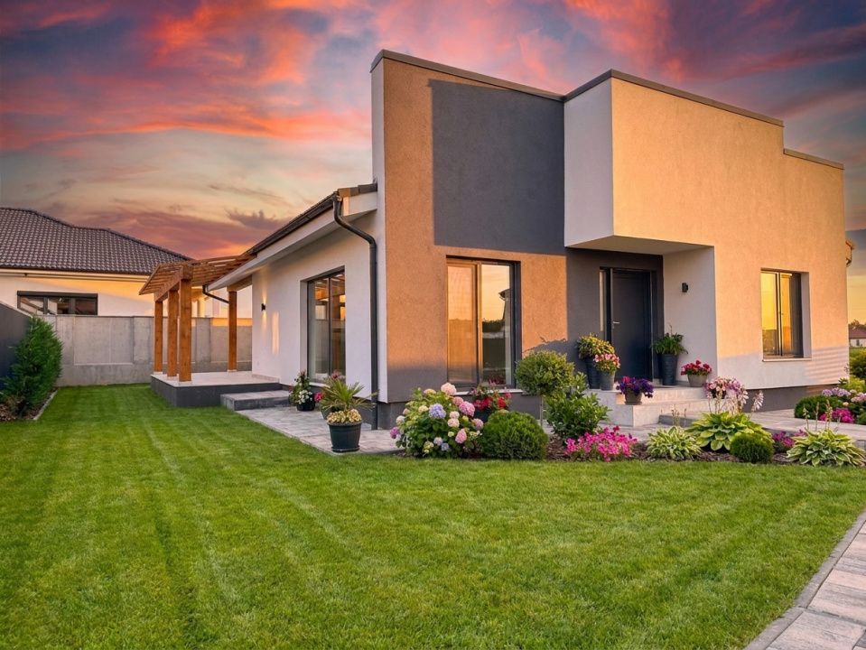 CASA NOUA I 90 MP I FINISATA LA CHEIE I ASFALT I TOATE UTILITATILE I – fotografia 1 din 21