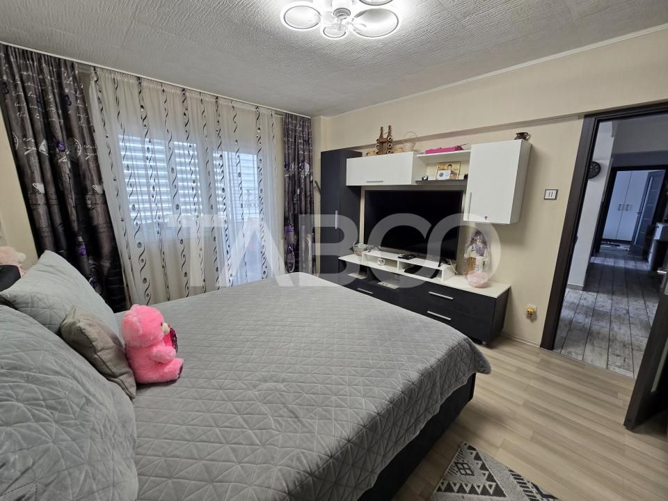 Apartament 3 camere mobilat 2 bai balcon pivnita Mihai Viteazul Sibiu – fotografia 13 din 18