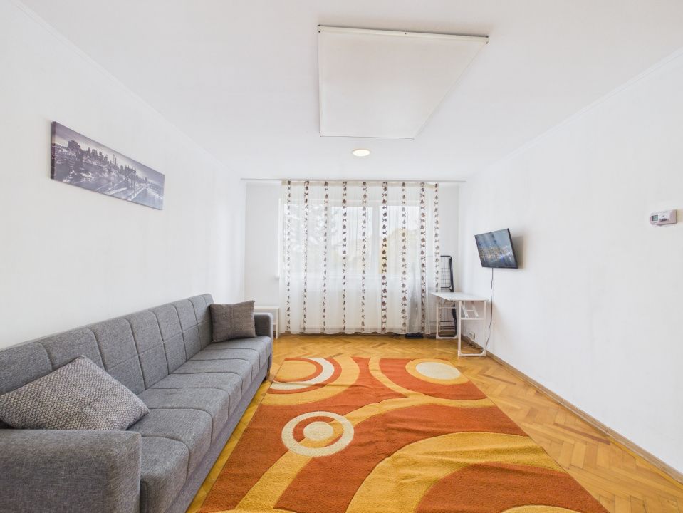 Garsoniera decomandata, etaj intermediar, Astra, Cometei – fotografia 1 din 10