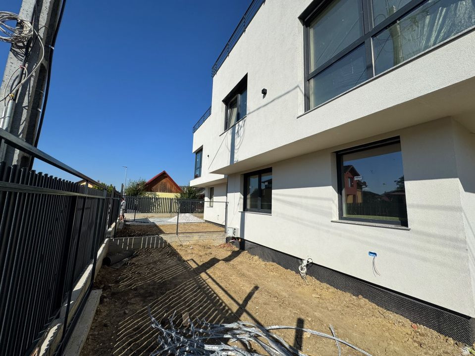 Casă înșiruită cu etaj, semifinisată interior, 142 mp., Florești – fotografia 1 din 10