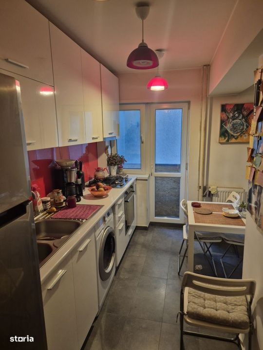 Unirii - Casa Poporului | 3 camere | An 1994 | Etaj 4/8 | 2 bai – fotografia 1 din 9