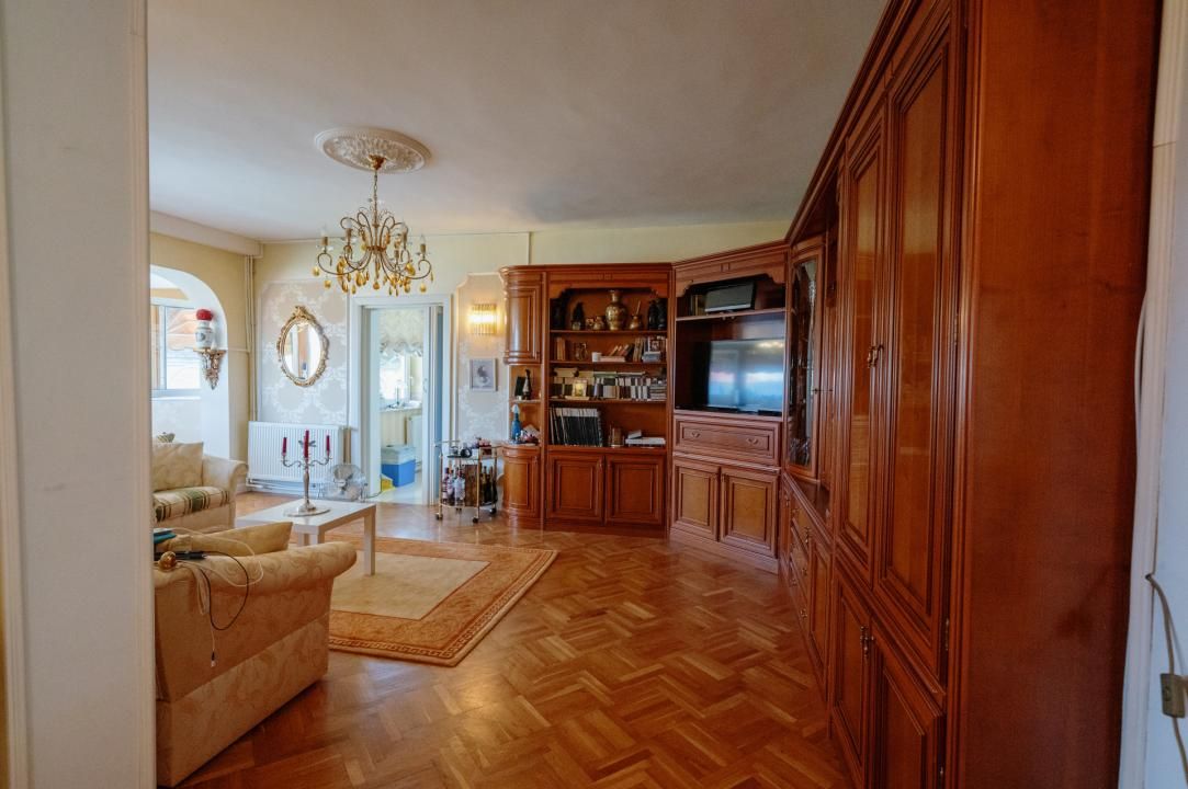 Apartament 4 camere în casă tip elvetian, cu teren propriu, garaj și grădină – fotografia 6 din 31