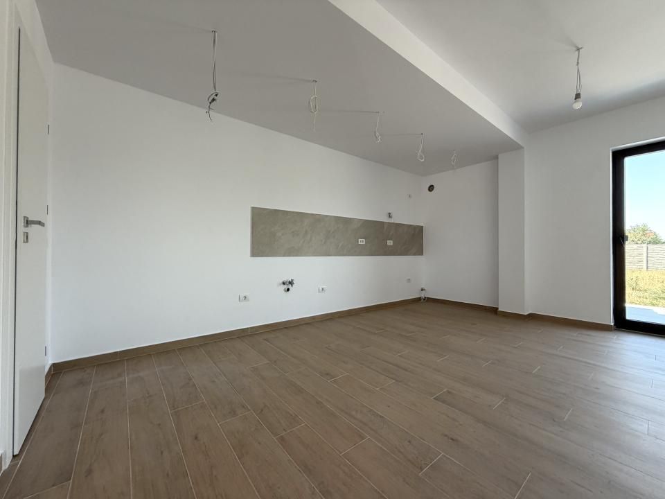 Duplex cu camera tehnica, 102mp utili, 350mp teren-Covaci – fotografia 5 din 21