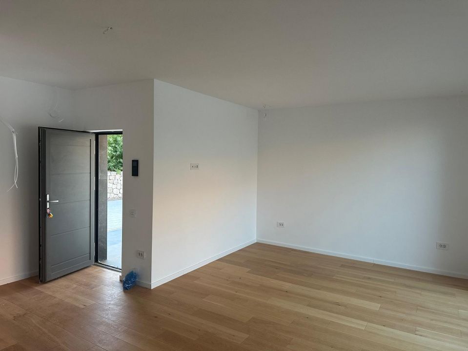 Vilă de vânzare pe malul lacului | in zona Mamaia Nord | 0% Comision – fotografia 20 din 23